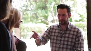 A member has sex by the girl’s cheek in the bedroom