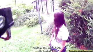 A stranger made a blowjob to the guy in the bushes