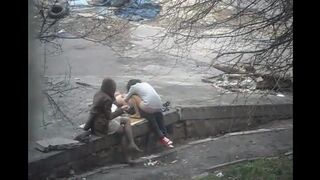 The guy shoots sex on the city streets and shows his boldness
