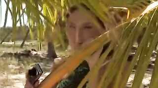 A couple tried to fuck on the beach but they have failed