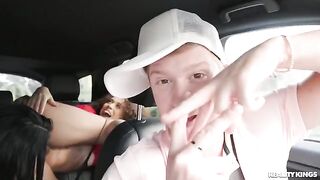 A pick-up guy found a girl and fucked her in threesome