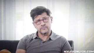 A sensual sex session right in the household