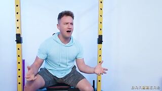 The pretty girl is fucking in the gym locker room