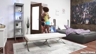 I'm Training with My Latina Roommate - Fitness Motivation