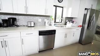 A hot maid is doing her cleaning without any clothes on