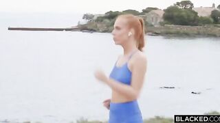 The guy fucked the cute girl in the swimming pool