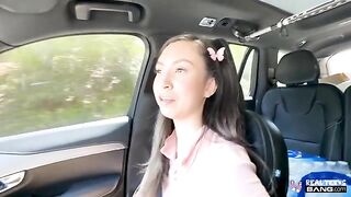 Sexual girl made blowjob without any problems, as if it was nothing