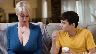The guy did not expect that his stepmother would behave so boldly with him