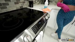 The cutie is a professional in blowing jobs, or rather in sucking dicks!