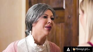 The old maid Alexis Fawx scissored with her stepdaughter in a taboo scene