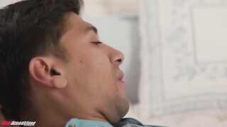 A man with one cock brought a lot of happiness to the brunette!