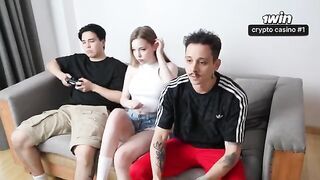 The team is assembled, it's time to work on her orgasm! - Cuckold