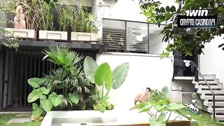 A mature woman receives a young man with great passion in her home