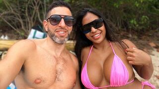 A vacation by the sea with a beautiful and sexy girl