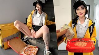 I came and released cum, it was beautiful! Sex with a pizza courier