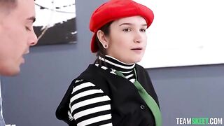 A girl with a nice ass has sex in doggy style
