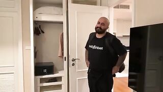 An old man fucks his young stepdaughter until her knees shake