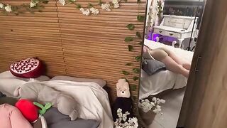 Girlfriend pampered her beloved boyfriend with stunning moves