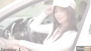 The girl got lost and had to masturbate publicly to pass by car