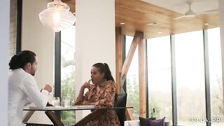 Therapist invited her patient to her home for a dinner date